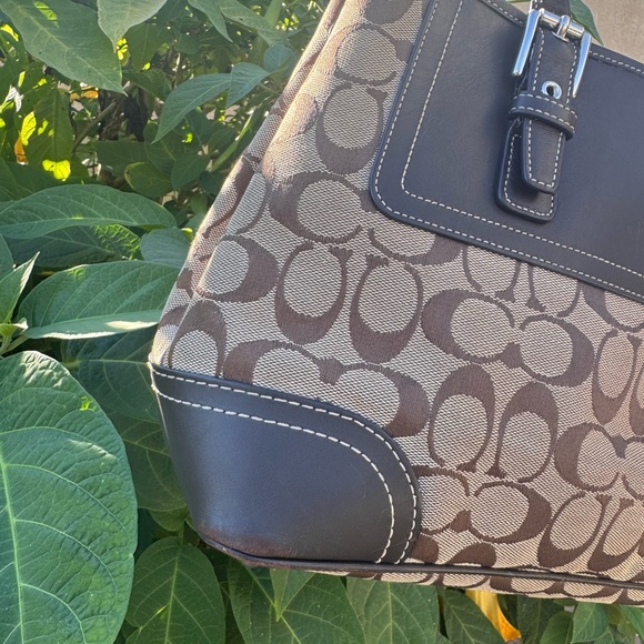 Vintage Coach Brown Signature Canvas Tote with Dark Brown Leather Trim - Picture 4 of 12